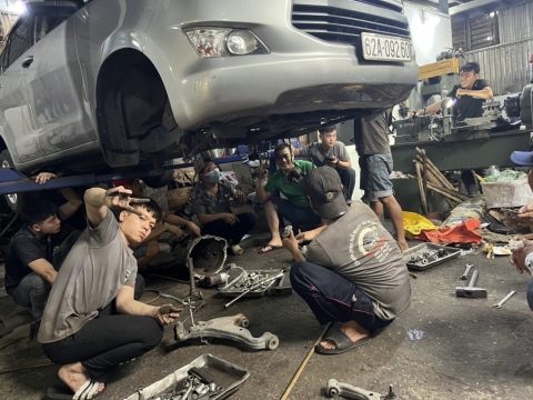 Chuyên sửa chữa gầm xe 