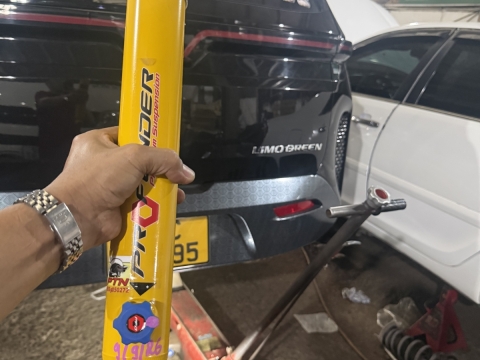 Xe kiểm tra gầm Rotin , thuót láy,bố li hợp,bố thắng,vớt đĩa thắng . .v . .v..