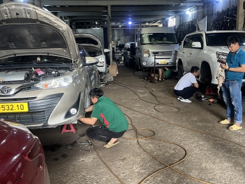 Xe kiểm tra gầm Rotin , thuót láy,bố li hợp,bố thắng,vớt đĩa thắng . .v . .v..