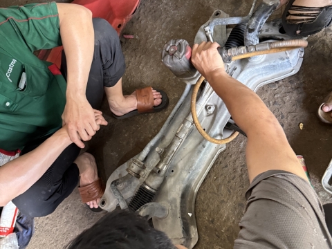 Xe kiểm tra gầm Rotin , thuót láy,bố li hợp,bố thắng,vớt đĩa thắng . .v . .v..