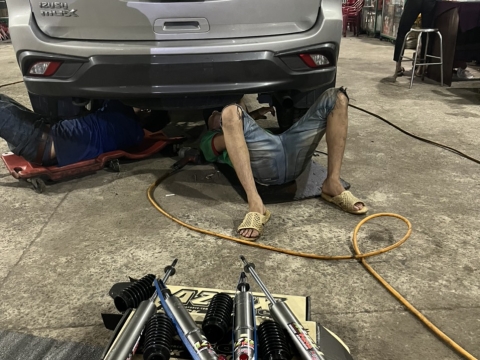 Nâng cấp phuộc cho xế yêu êm ái