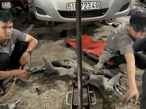Chuyên sửa chữa gầm xe 