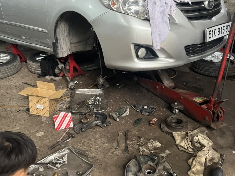 Xe kiểm tra gầm Rotin , thuót láy,bố li hợp,bố thắng,vớt đĩa thắng . .v . .v..