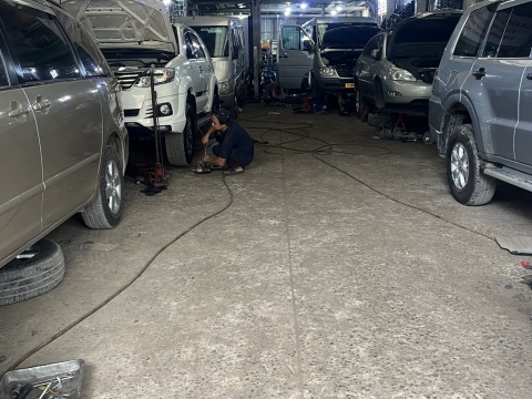 Xe kiểm tra gầm Rotin , thuót láy,bố li hợp,bố thắng,vớt đĩa thắng . .v . .v..