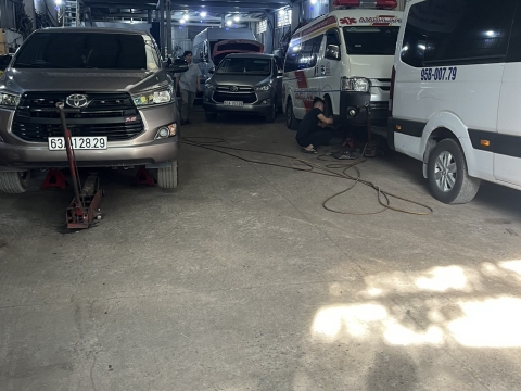 Xe kiểm tra gầm Rotin , thuót láy,bố li hợp,bố thắng,vớt đĩa thắng . .v . .v..